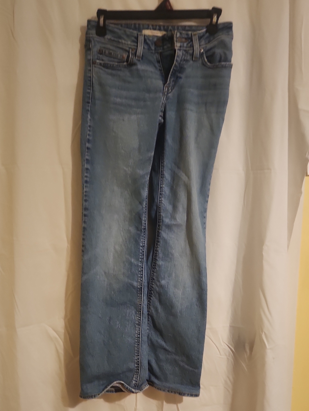 Levi's Women's Light Blue Bootcut Jeans — Classic Everyday Style
